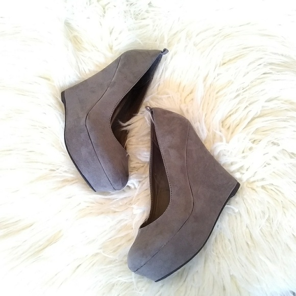 Steve Madden Shoes - Steve Madden Madden Girl Grey faux suede platforms
